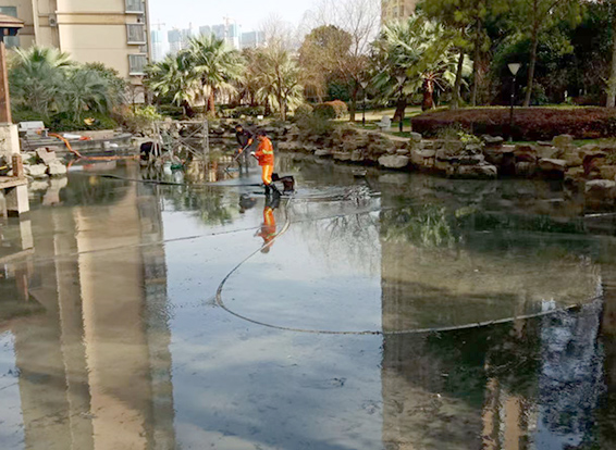 大峪镇景观池淤泥清理